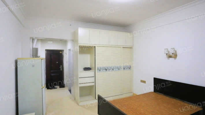 华东装潢建材城二手房实景图