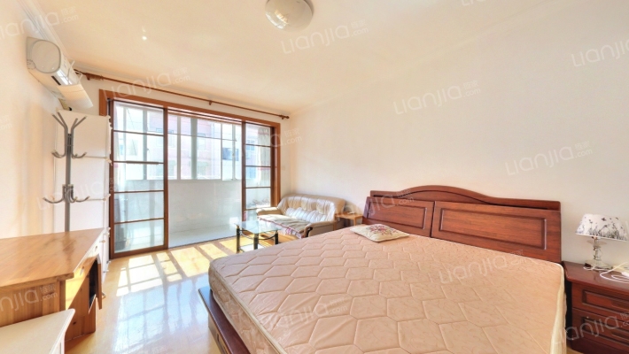 虹日小区二手房实景图