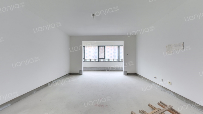 绿地柏仕晶舍二手房实景图