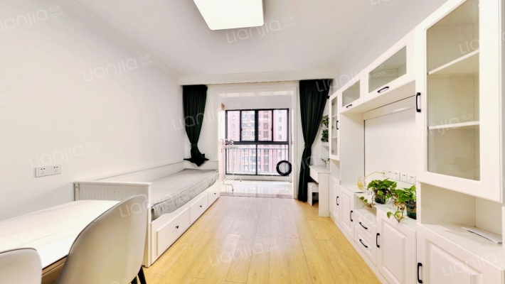 绿地逸湾二手房实景图