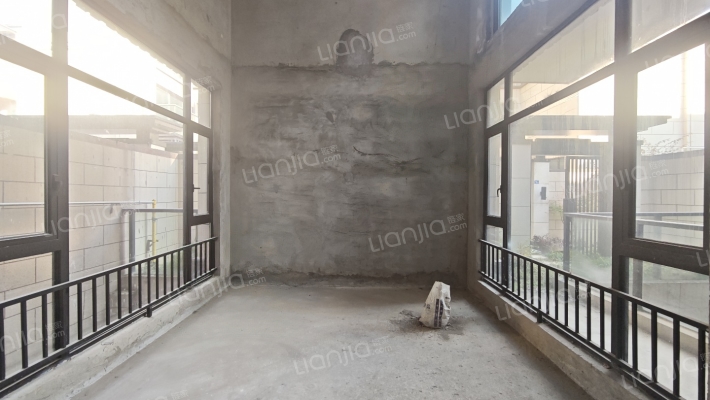 红星天铂二手房实景图