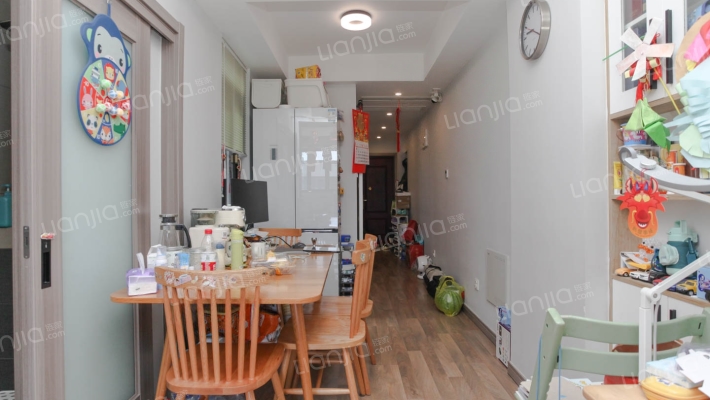 飞虹路1047弄二手房实景图