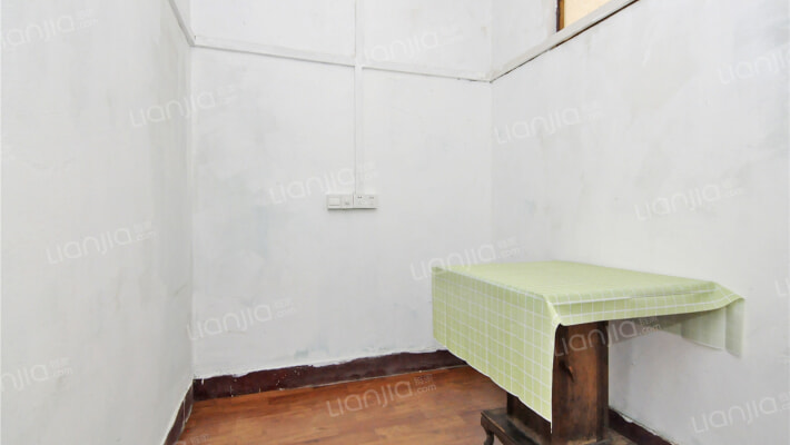 六一小区二手房实景图