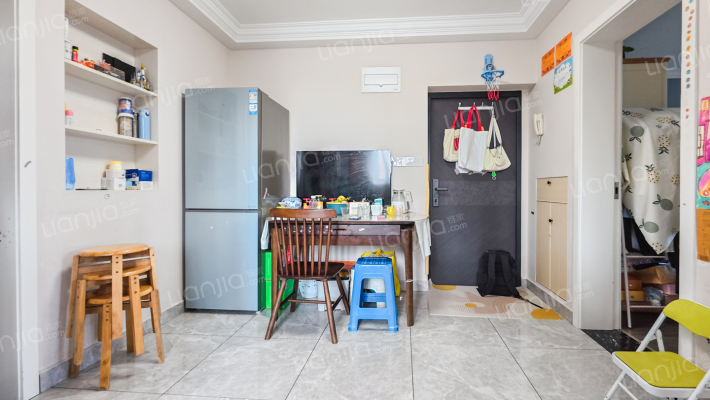 东三里桥路79弄二手房实景图