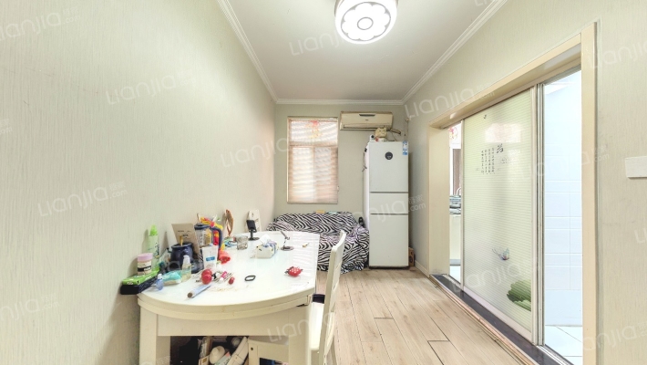 南湖边二手房实景图