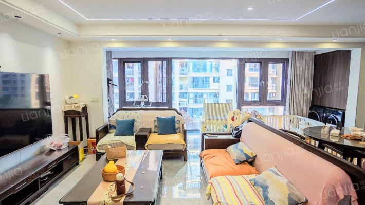 璞缇1号栖珑二手房实景图