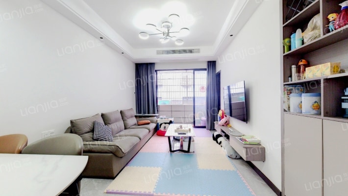 麓景路二手房实景图
