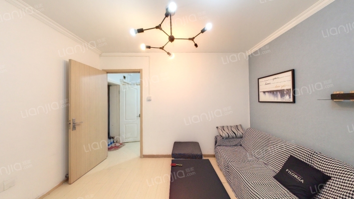 东架松二手房实景图