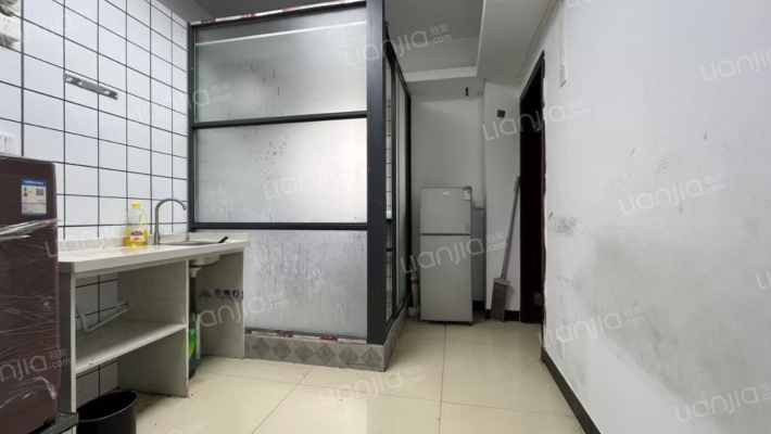 德星路二手房实景图