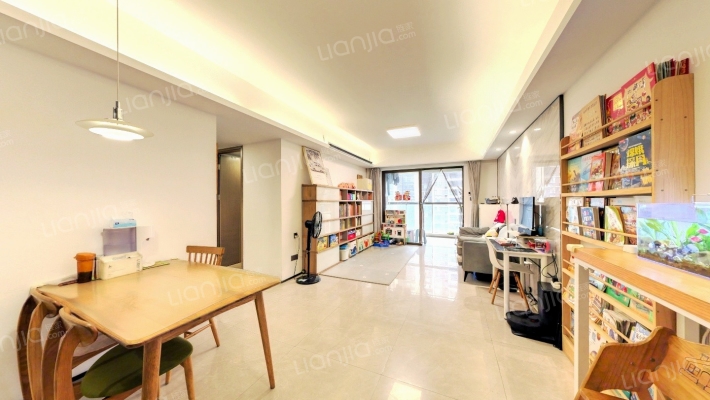 品秀星樾二手房实景图