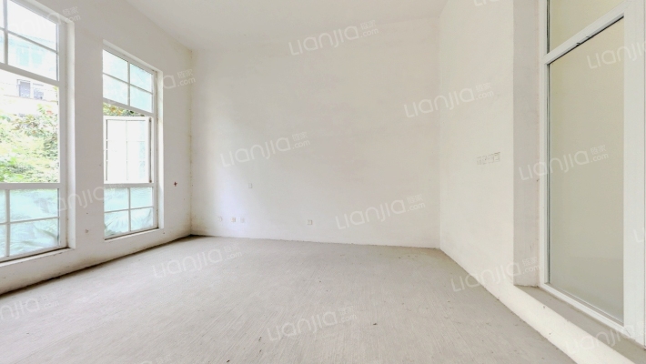 伯爵山二手房实景图