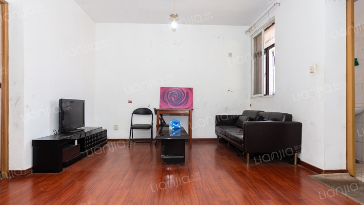 青杉路318弄二手房实景图