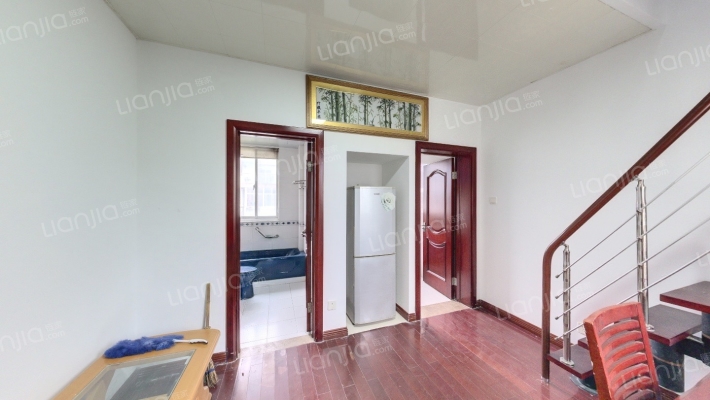 颐河绿苑二手房实景图