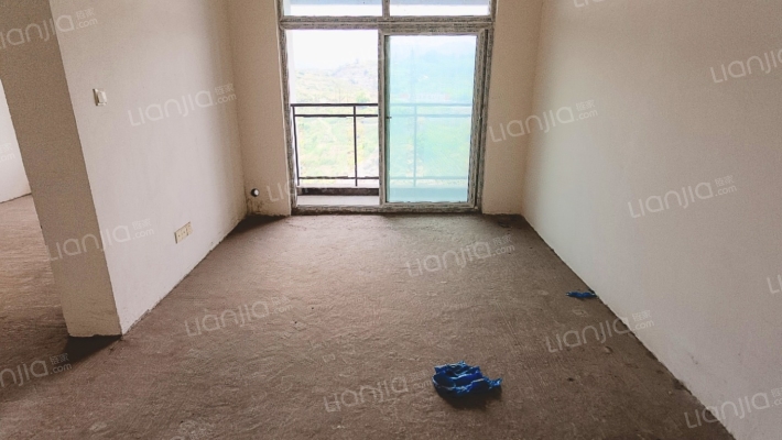 朵力江畔二手房实景图