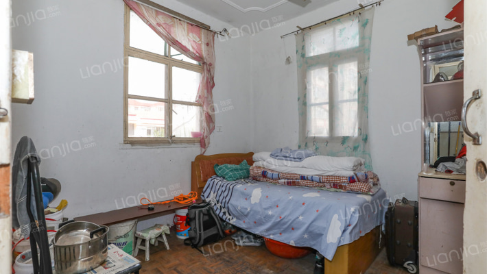 石化六村二手房实景图