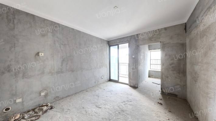 钱隆首府二手房实景图