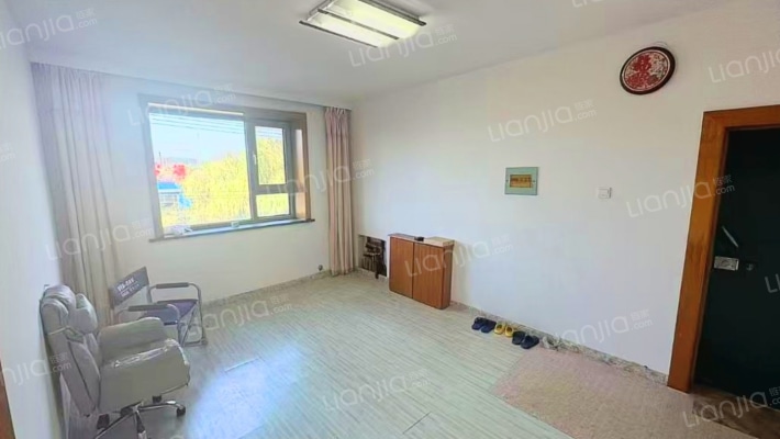 江畔名苑二手房实景图