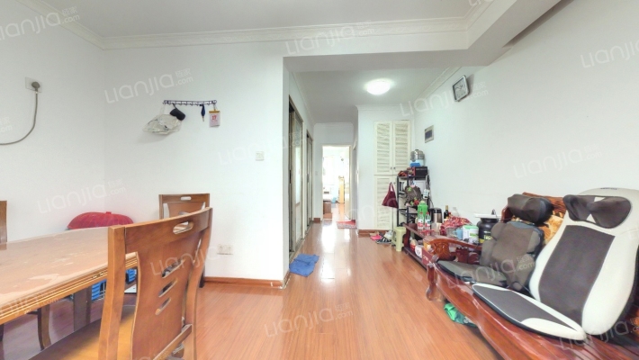 西街头小区二手房实景图