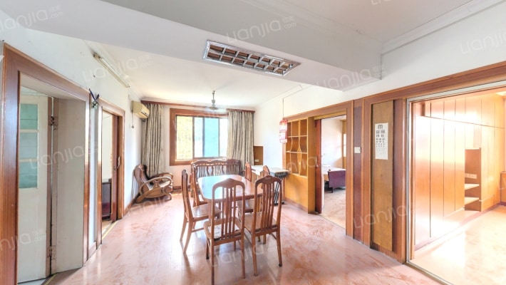 君巫路二百三十一弄二手房实景图