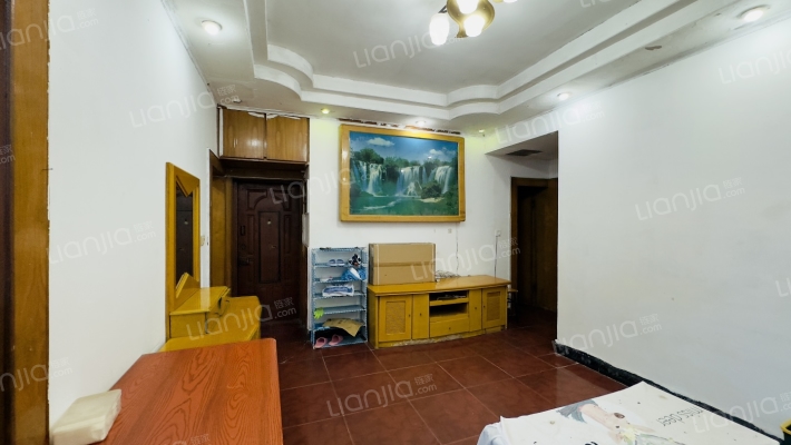 无名地小区二手房实景图