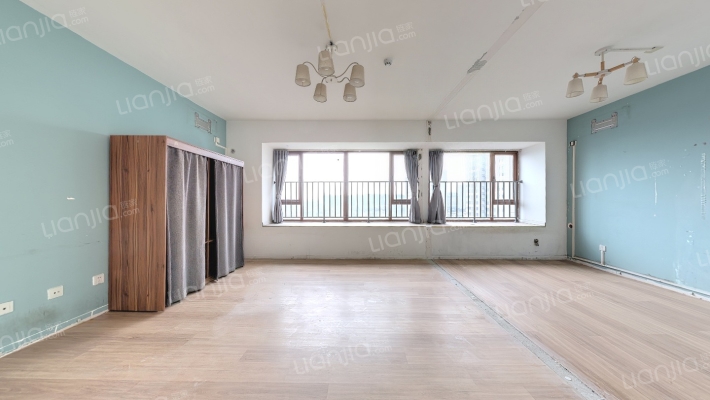 蓝花楹二手房实景图