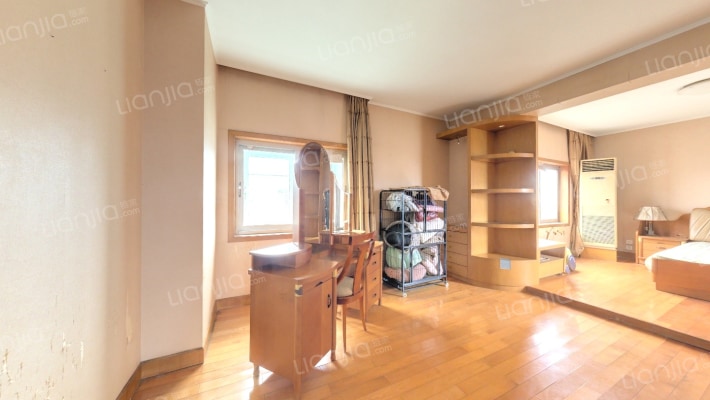 常青花园三小区二手房实景图