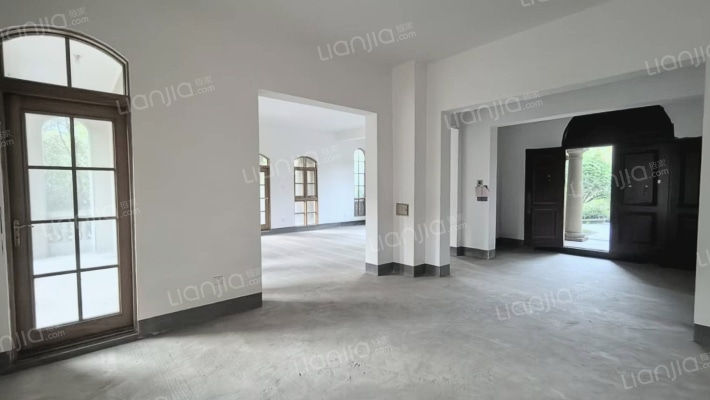 绿城雁鸣湖玫瑰园二手房实景图