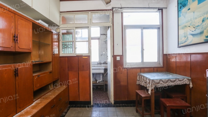 育新新村二手房实景图