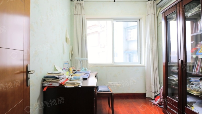 房子位于上江北好的地段位置好交通方便配套设施完善-卧室D