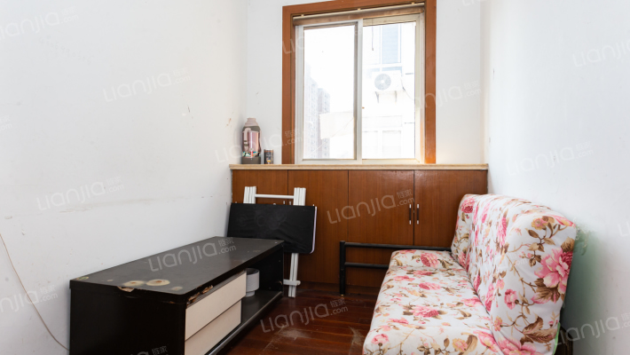 定西路1211弄二手房实景图