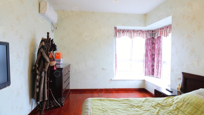 房子位于上江北好的地段位置好交通方便配套设施完善-卧室C