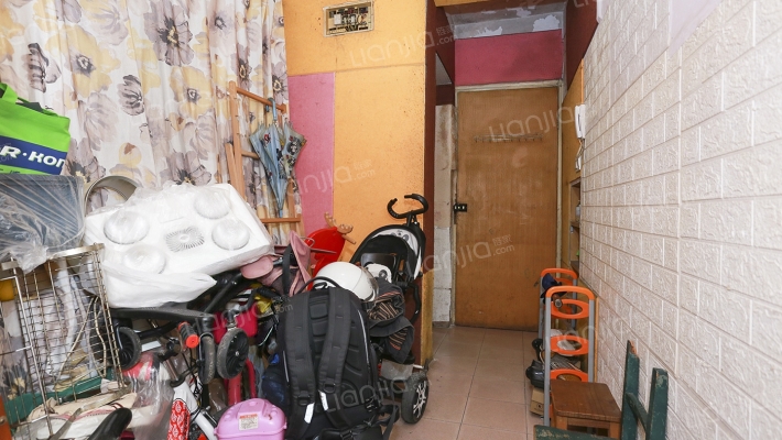 世界路151弄二手房实景图