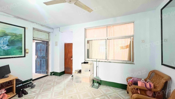 老百货小区二手房实景图