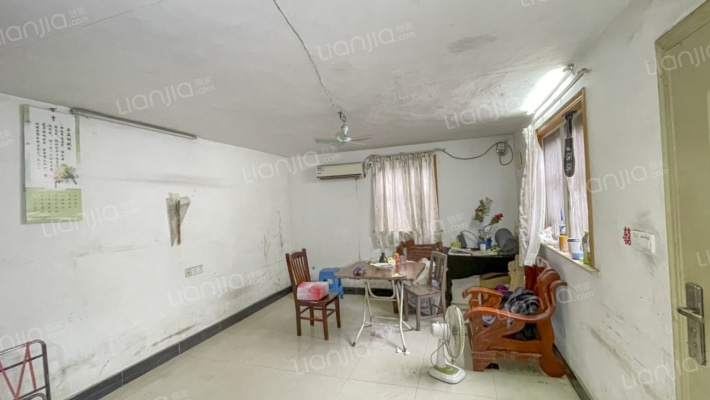 集士港村二手房实景图