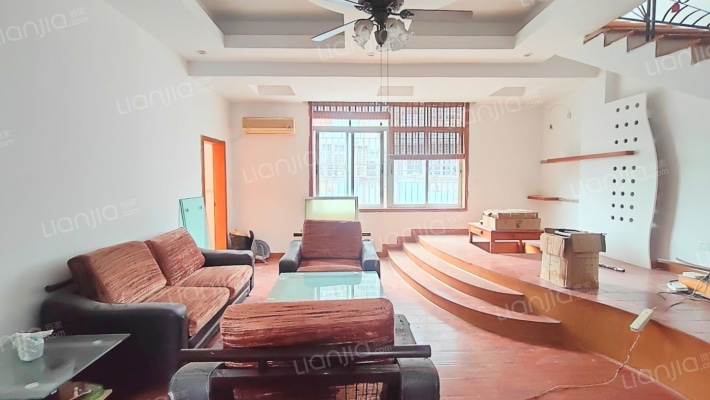 龙丰上排路24号二手房实景图