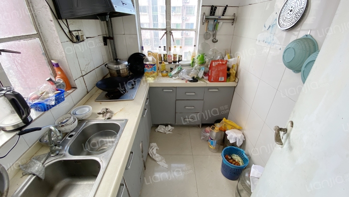 闸航路2589弄二手房实景图