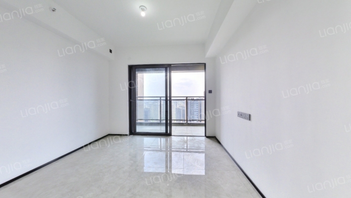 中建凤榕台二手房实景图