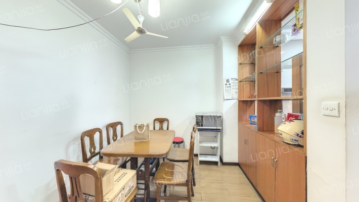 兴贤佳园二手房实景图