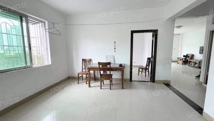 兰天花园二手房实景图