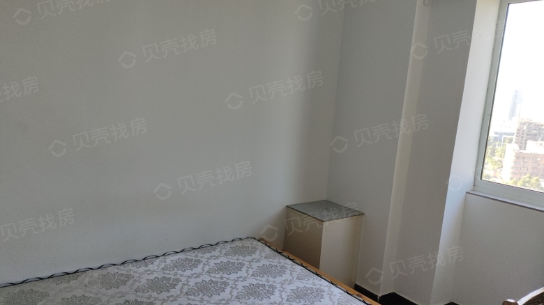 合租·罗西住宅区一组团 3居室 北卧