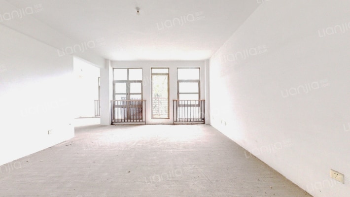 麓山国际拉佩维尔二手房实景图