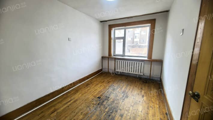 起重机宿舍1号楼二手房实景图