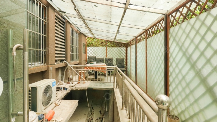 华翔城高新区大楼盘  一楼带花园 地下室200平方 ……-阳台