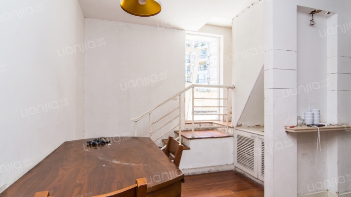 地铁明珠苑二手房实景图