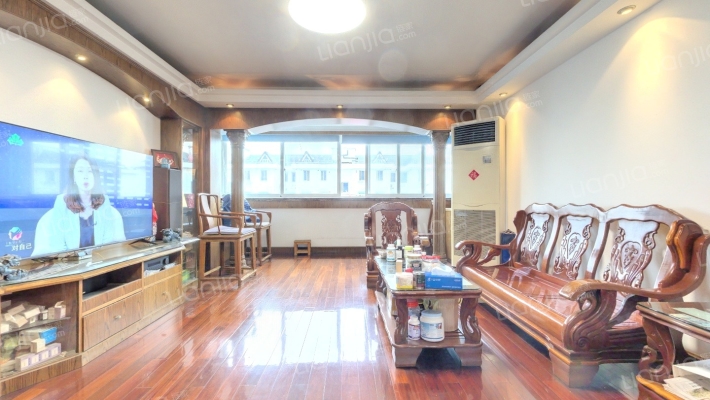 德华路425弄二手房实景图