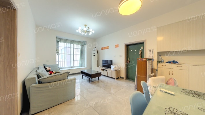 中鹏花园C区二手房实景图