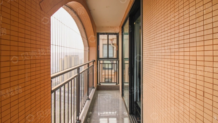 城北小区 3室2卫 房子装修温馨 小区环境干净舒适-阳台