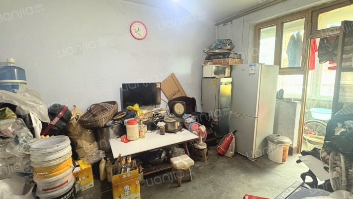 中储股份成都天二分公司宿舍二手房实景图
