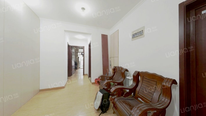 金山水城B区二手房实景图