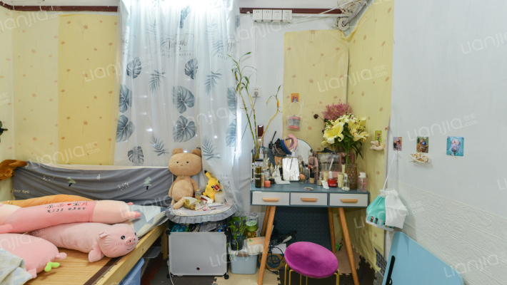 宝山路519号二手房实景图